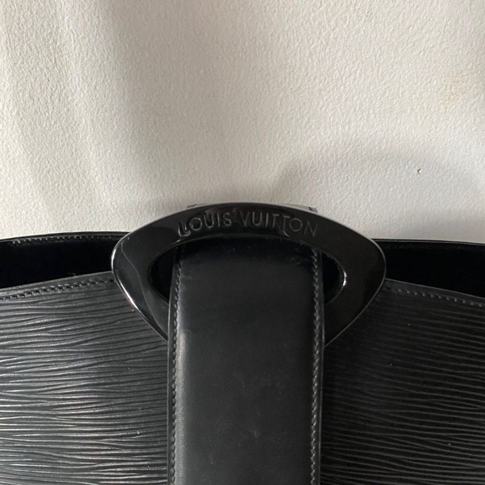 Louis Vuitton Reverie Leather Bag - Picture 4 of 16
